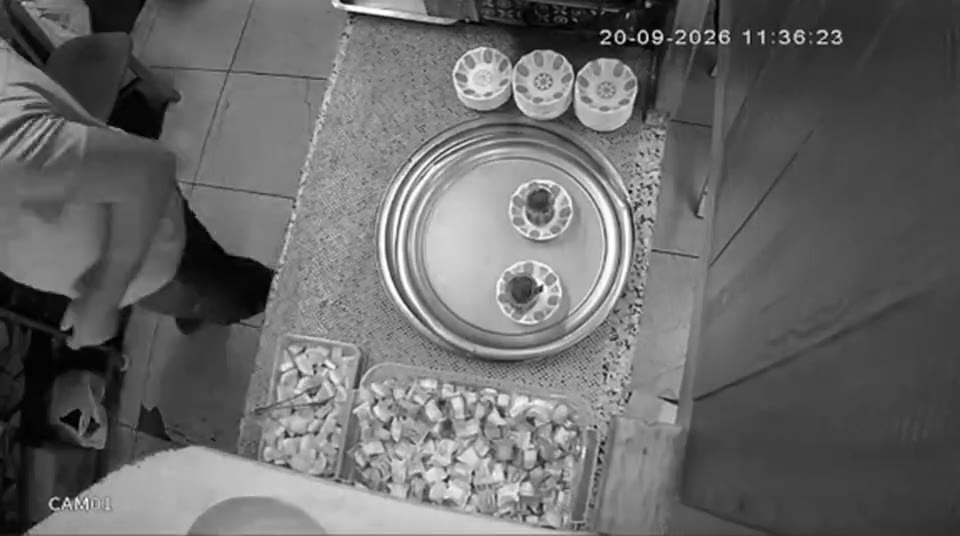 Real counter camera: the tea tray from above